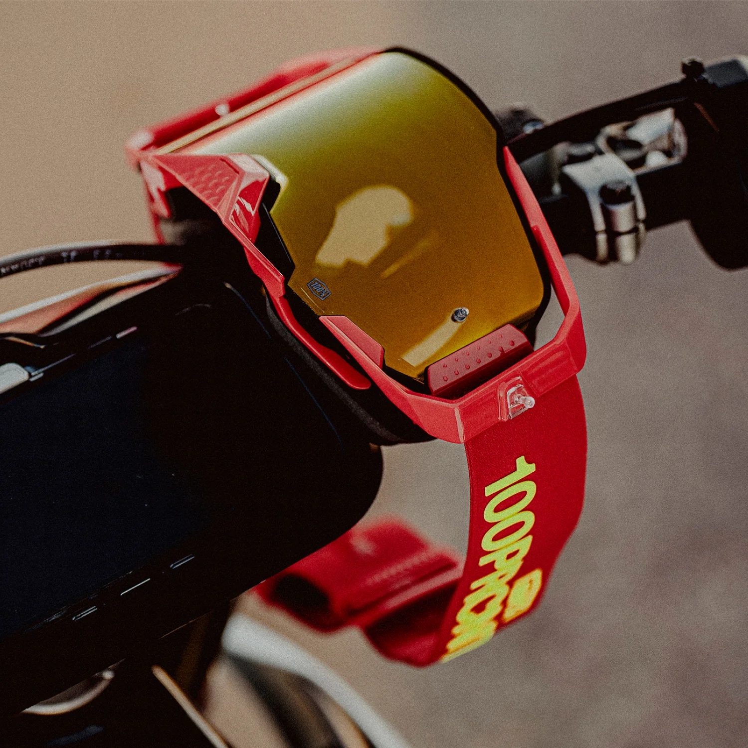 DUAL ARMEGA Racer Pro Pack Black/Red True Gold Mirror - Image 9